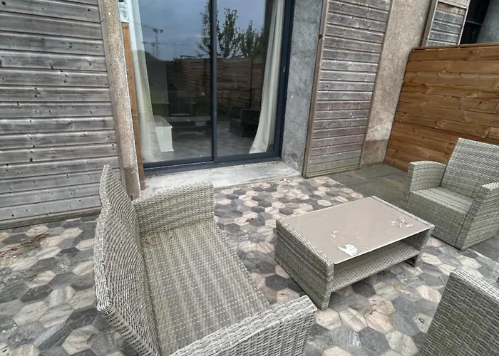 Meublee Nantaise Dans Un T3 Commun Avec Terrasse 公寓 南特